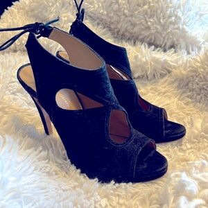 Woman’s shoe by Merchanti Florentini size 7.5 Black suede